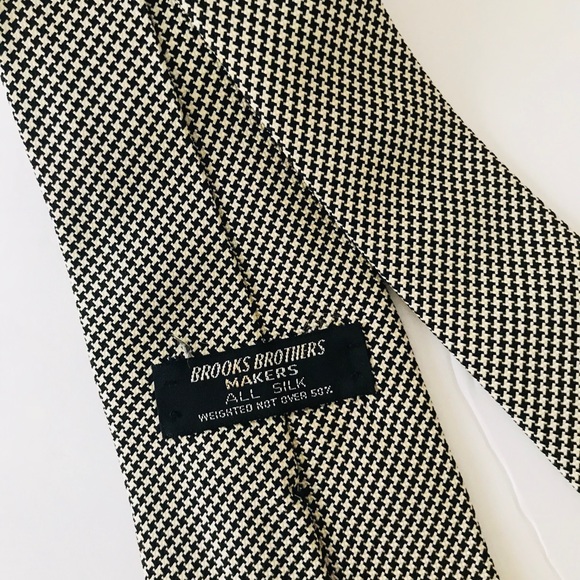 Books Brothers Men’s Tie - Picture 2 of 6